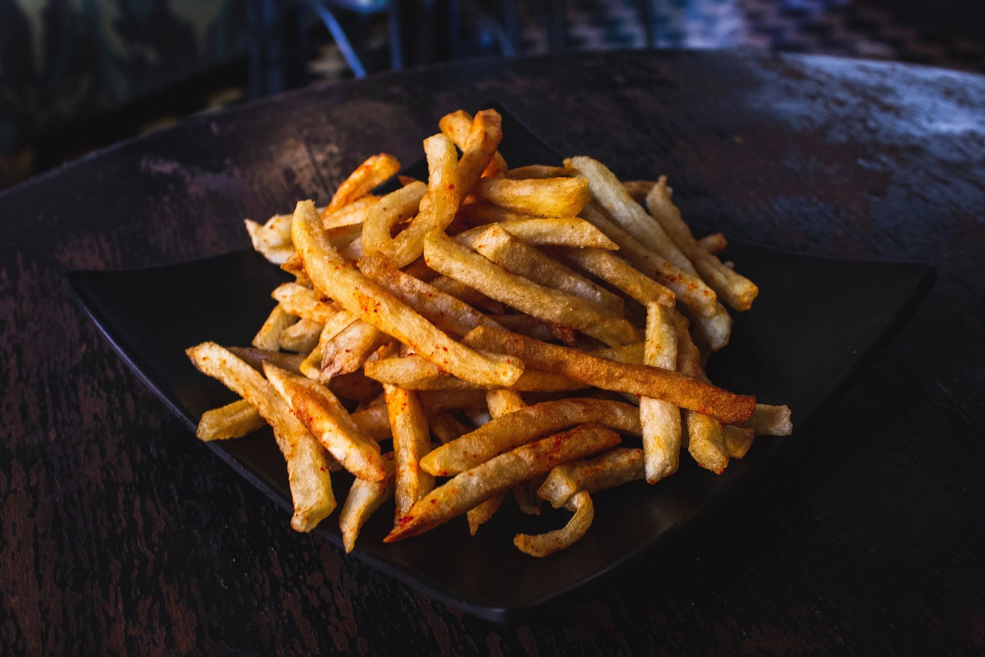 Trans fats can cause weight gain. (Image via Unsplash/ Louis Hansel)